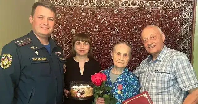 Дзержинские долгожители: ветеран Великой Отечественной войны Александра Пичугина отметила 100-й день рождения