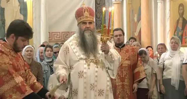 В дзержинском Соборном храме в честь Воскресения Христова освятили левый боковой придел в честь святых жен-мироносиц