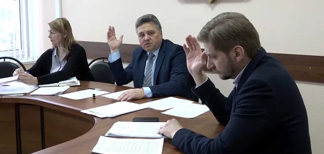 Дзержинске депутаты обсудили изменения в структуре городской администрации