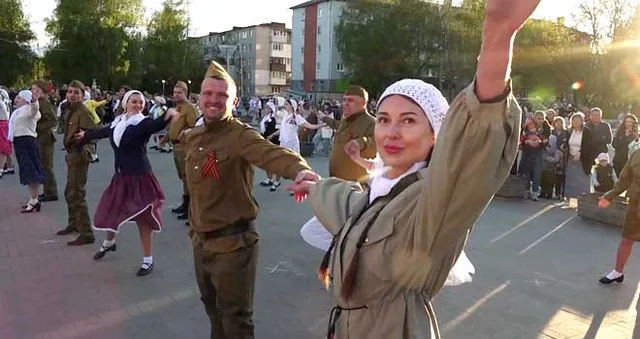 История в танце: к ежегодной акции «Вальс Победы» присоединился поселок Решетиха