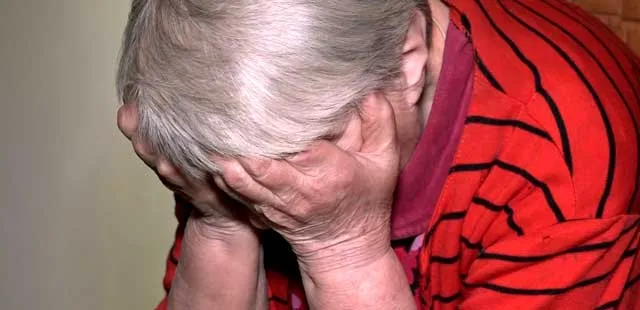 Без вины виноватые: в жутких условиях вынуждены жить дзержинцы в доме после пожара