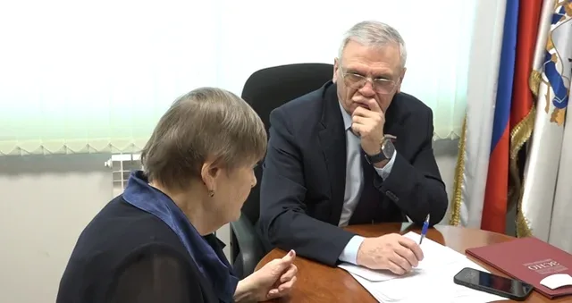 В центре внимания: Евгений Люлин провел прием граждан в Дзержинске