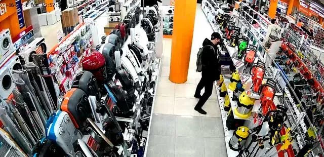 Мимо кассы: магазинного воришку электроинструментов задержали в Дзержинске