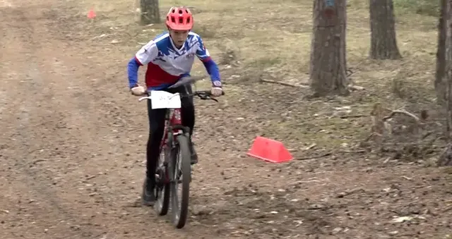 «Спортивный клуб». Школьная волейбольная лига и победы дзержинских ориентировщиков