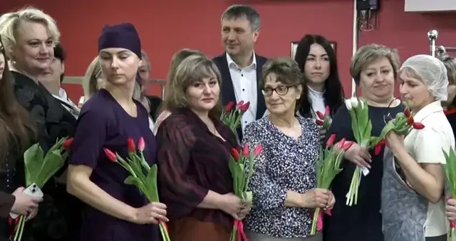 От всей души: с наступающим праздником поздравили сотрудниц дзержинских предприятий