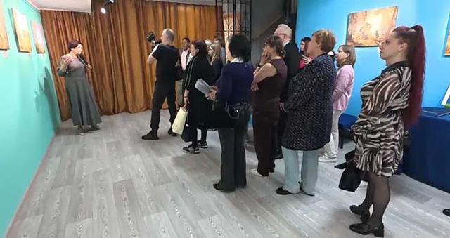 Настрой на культуру: арт-холл открылся в Центральной городской библиотеке Дзержинска