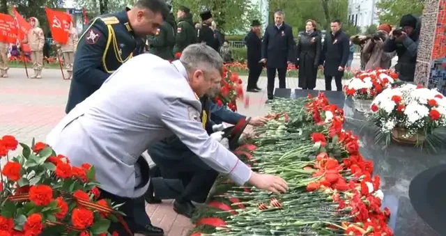 Дзержинск. 9 мая. 2024 год. Торжественная церемония возложения цветов к Вечному огню