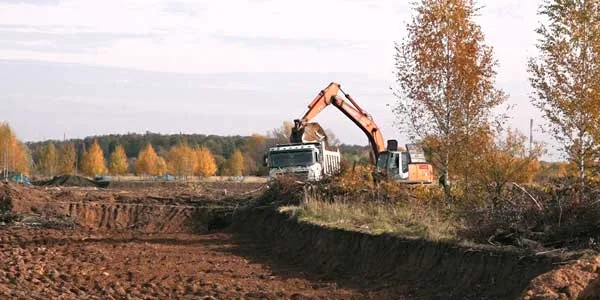 Незаконная добыча. Земли в поселке Дачный под Дзержинском рекультивируют
