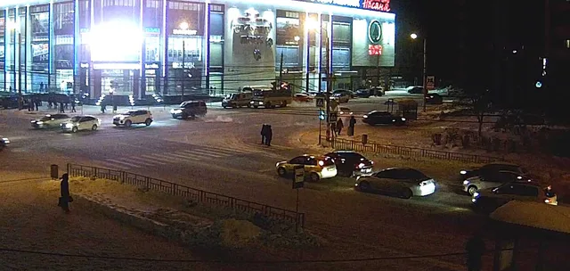В Дзержинске водитель врезался в остановку