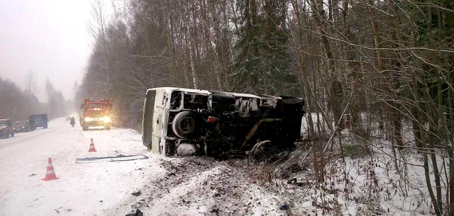 В Семеновском районе иномарка врезалась в маршрутный автобус