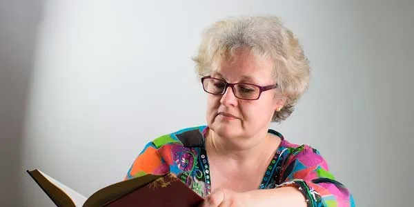 Оставайтесь дома: пожилые дзержинцы могут продлить больничный еще на месяц