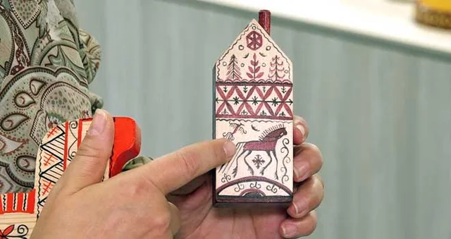 Узоры, которые живут: мезенская роспись представлена на выставке в дзержинской библиотеке