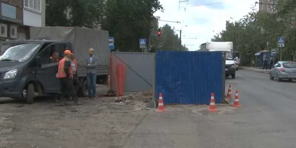 Дзержинский водоканал заканчивает работы на улице Октябрьская