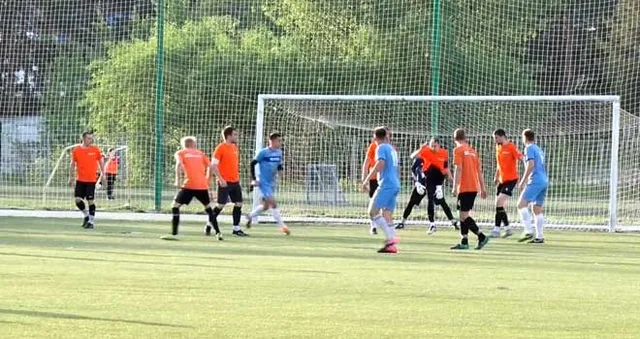 Спортивная «солянка»: успехи дзержинских спортсменов в футболе, плавании и тяжелой атлетике