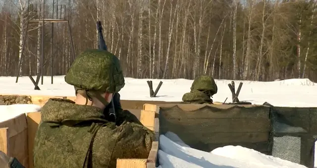 На огневых позициях: масштабные показательные выступления прошли на Мулинском полигоне
