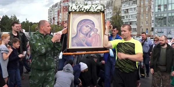 В Дзержинске прошел Крестный ход в честь праздника Явления иконы Пресвятой Богородицы во граде Казани
