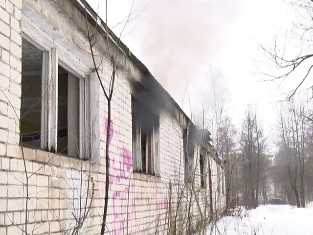 В Дзержинске подожгли пустующее здание автодрома «Светофор»