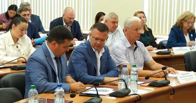Увеличение выплат участникам СВО и приватизация «Спутника»: очередное заседание городской Думы состоялось в Дзержинске