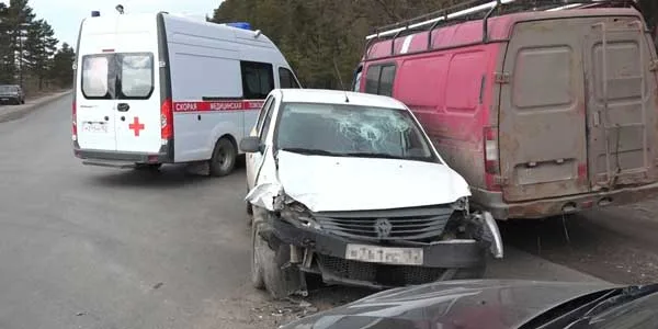 Сообразили на троих. Несколько автомобилей пострадали в одном ДТП в Дзержинске