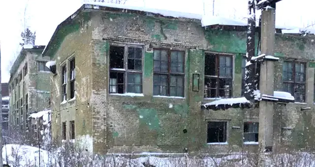 В открытом доступе: бесхозный склад химреактивов обнаружен в промзоне Дзержинска