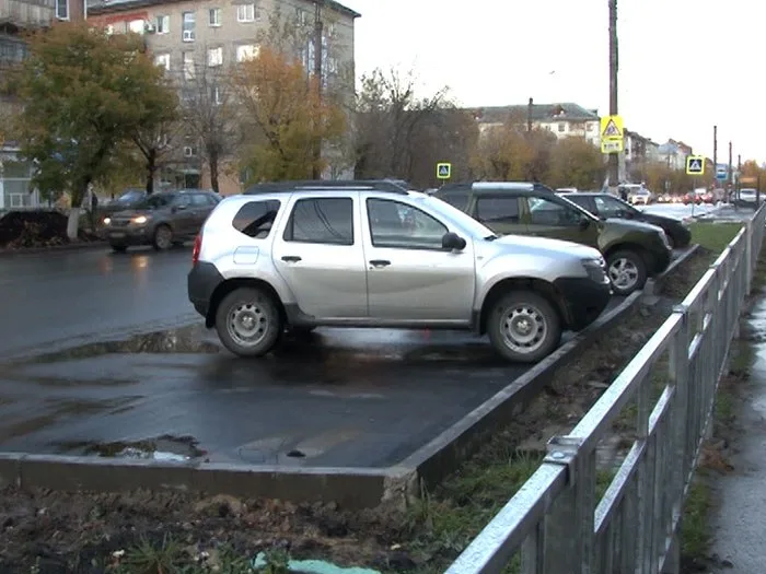 Предпринимателей Дзержинска обяжут обслуживать парковки около своих магазинов