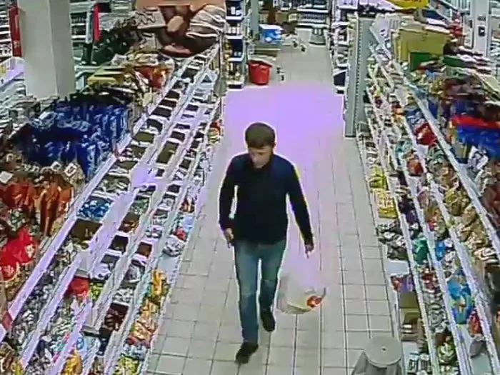 В Володарском районе мужчина украл из магазина шоколад на 8 тыс. рублей