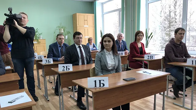 Глеб Никитин сдал ЕГЭ по русскому языку для родителей