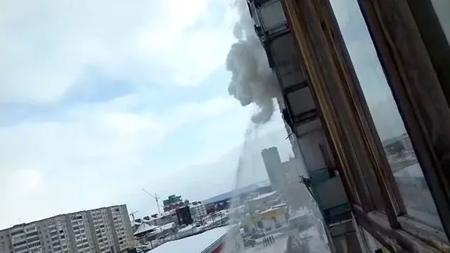 В Дзержинске в доме загорелся балкон