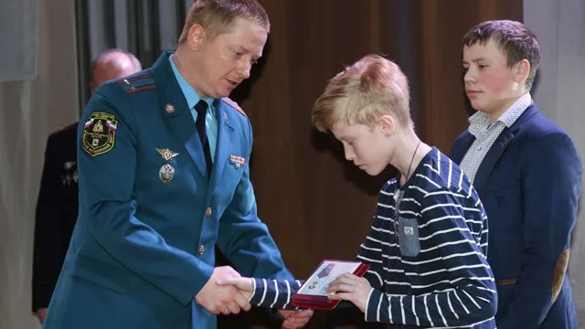 В Нижнем Новгороде наградили детей-героев, проявивших мужество при спасении людей