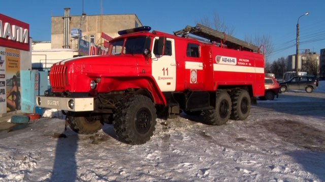 В Дзержинске загорелся цех по производству перчаток
