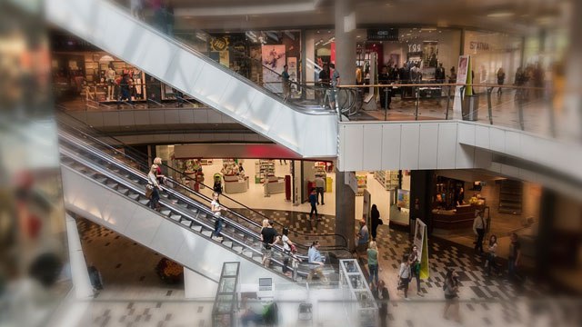 Госдума предложила перенести кинотеатры на первые этажи торговых центров