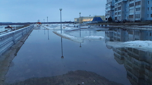 Город плывет. Дзержинцы делятся весенними фотографиями в соцстеях