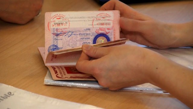 Правительство поддержало повышение госпошлин на загранпаспорт и водительские права