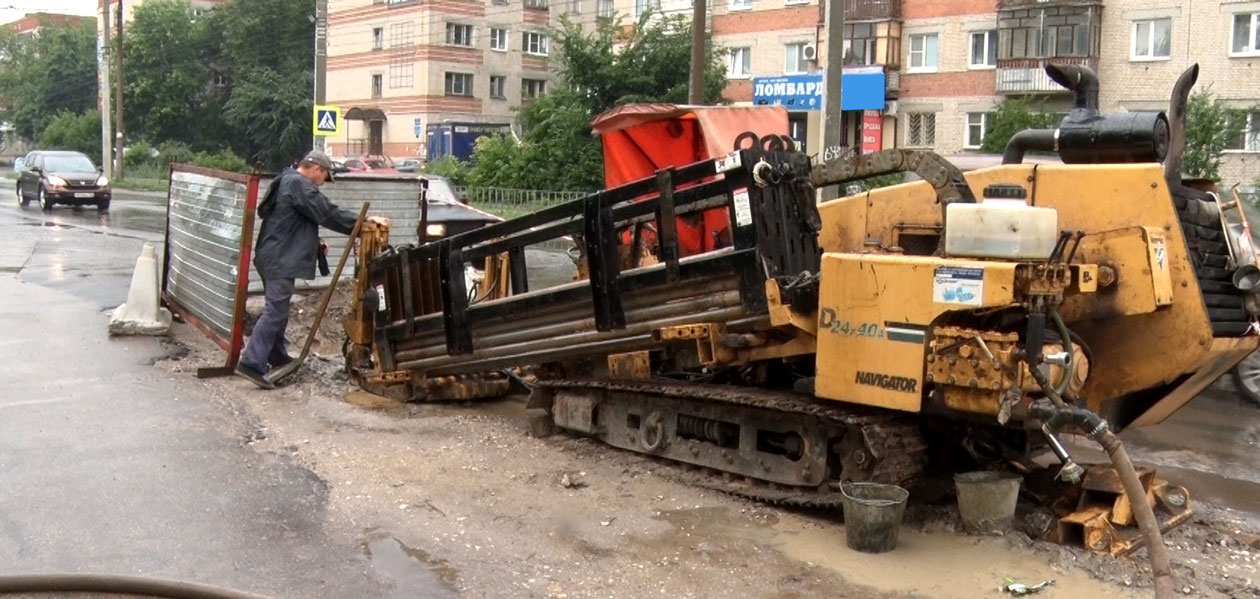 Дзержинский водоканал начал работу по замене водовода на улице Терешковой
