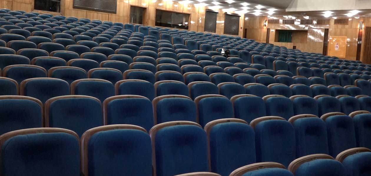 В дзержинском театре драмы завершилась установка новых мягких кресел