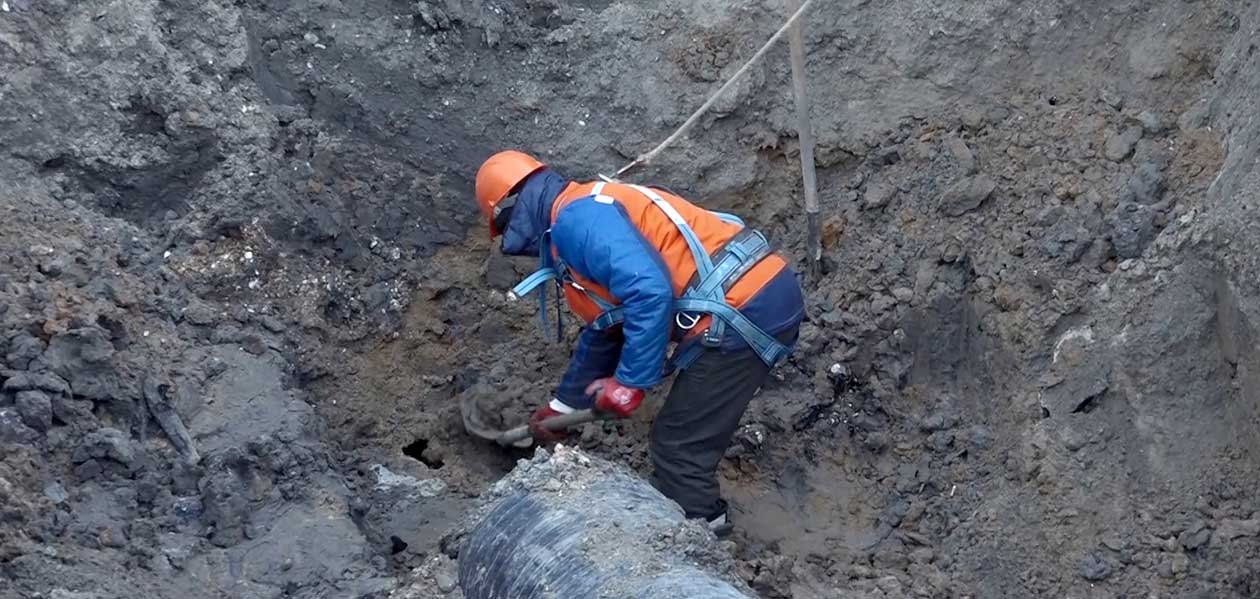 В Дзержинске в четвертый раз за год произошел провал на городском коллекторе