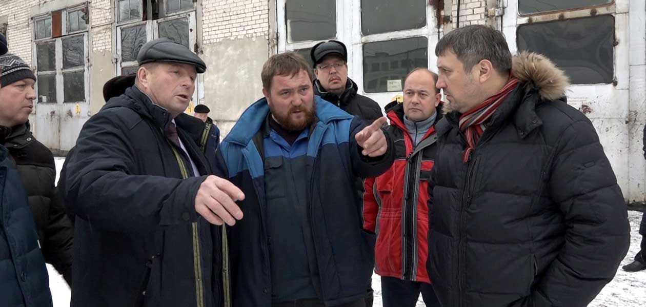 И.о. главы дзержинской администрации Иван Носков оценил работу МУП «Экспресс» и проехался в городском транспорте