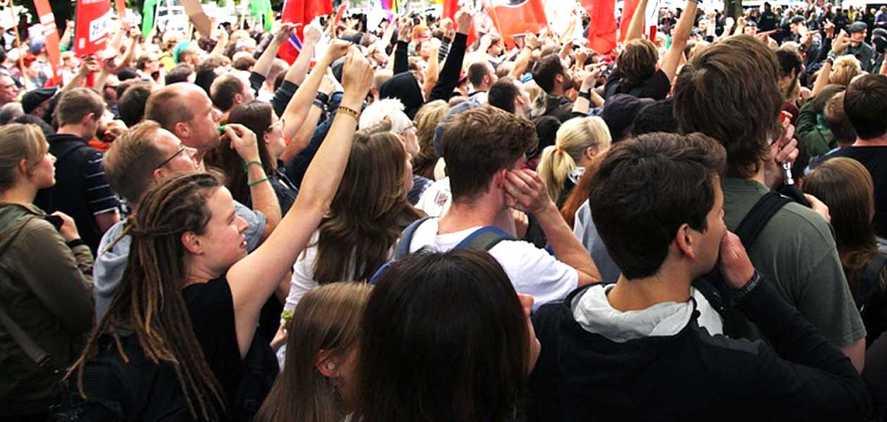 Госдума ввела штраф за вовлечение детей в митинги