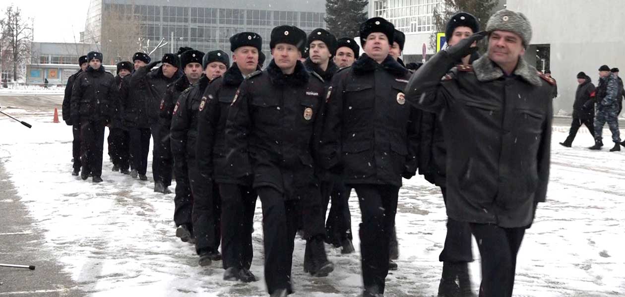 В Дзержинске состоялся открытый гарнизонный развод подразделений городского управления МВД