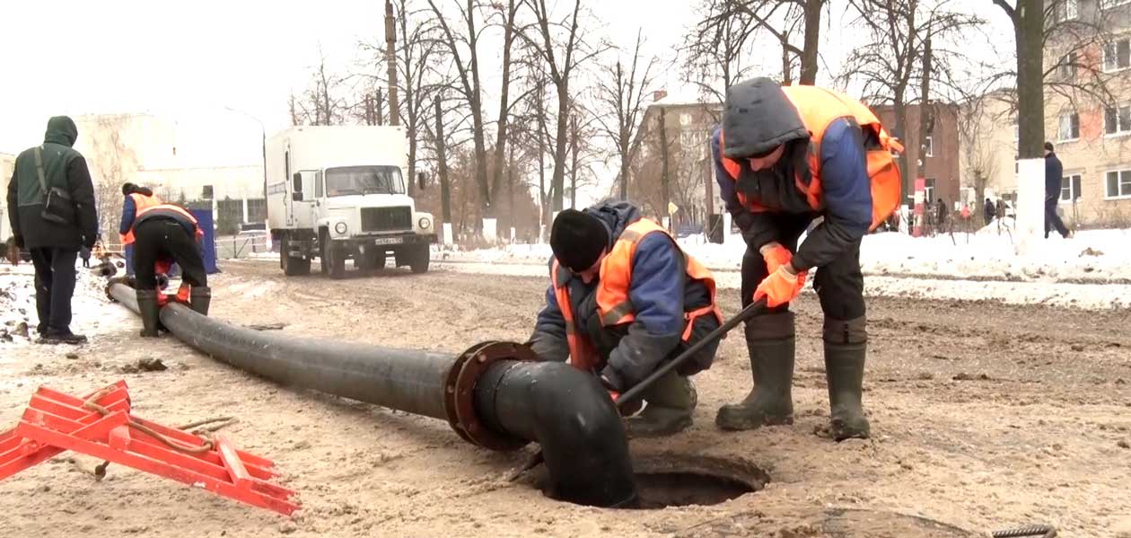 В Дзержинске из-за провала коллектора перекрыто движение на перекрестке бульваров Мира и Правды