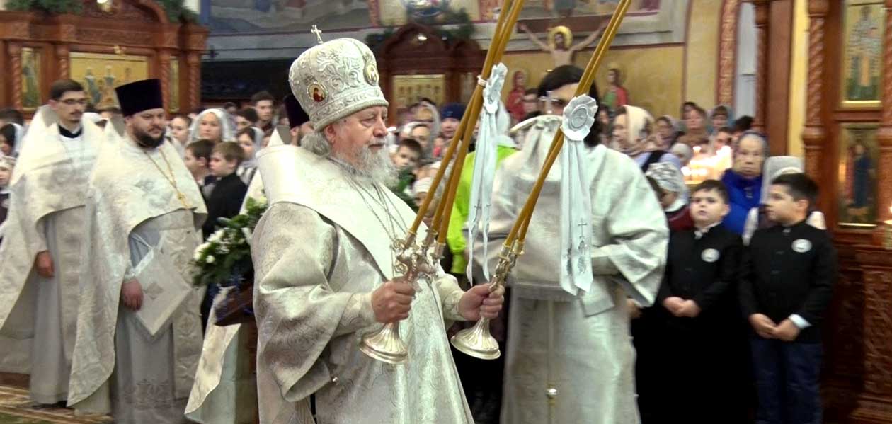 В соборном храме в честь Воскресения Христова состоялось архиерейское богослужение