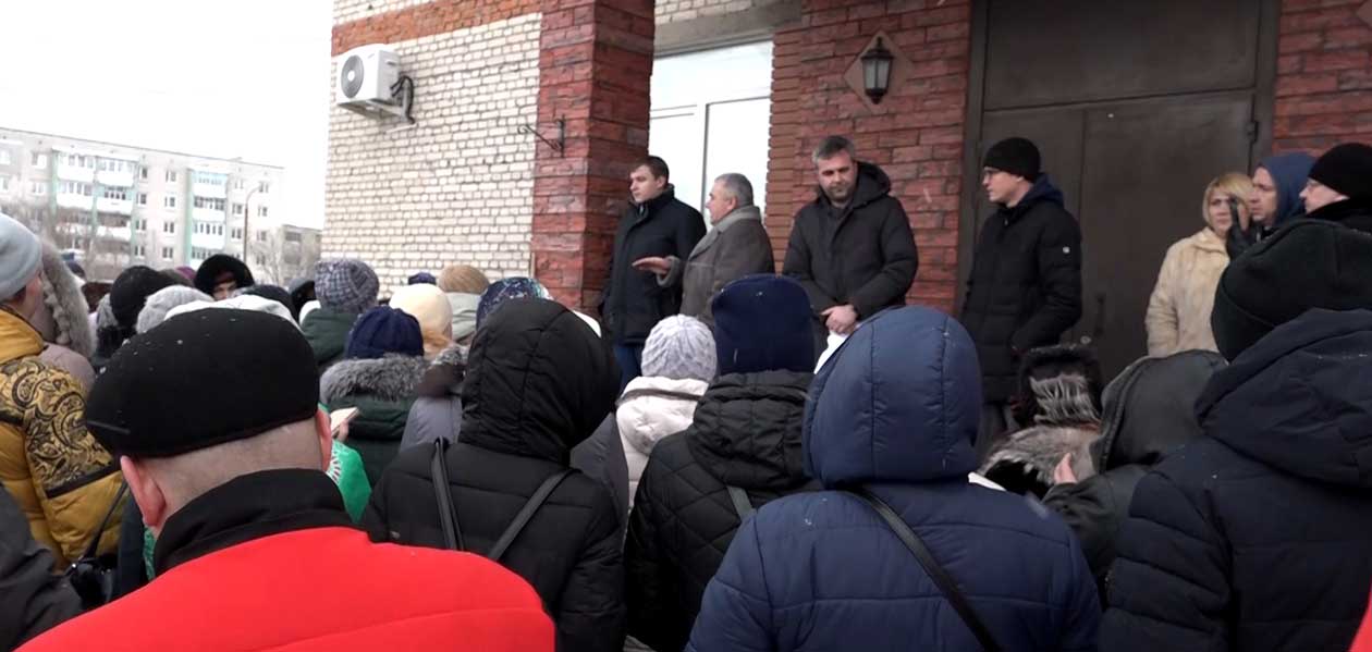 «Мы просто оказались за забором!» Дзержинцы стали заложниками конфликта совладельцев предприятия