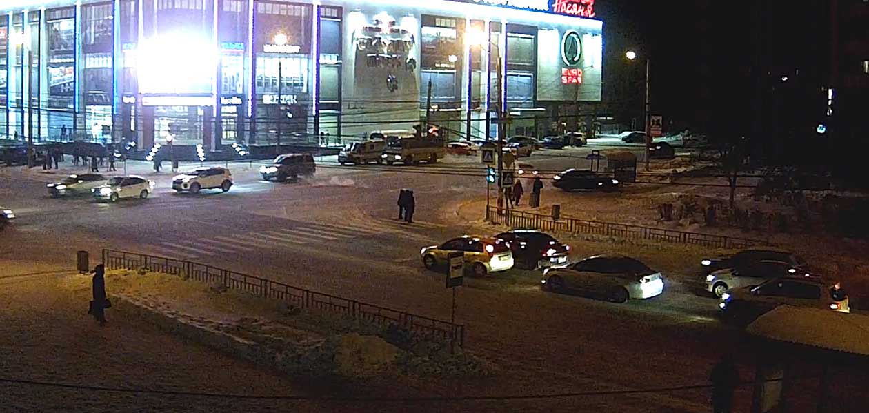 В Дзержинске водитель врезался в остановку