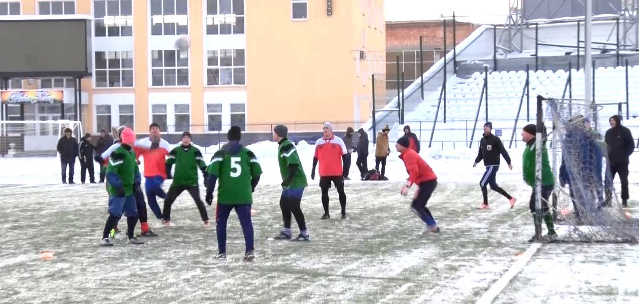 В Дзержинске прошел шестой тур в первенстве города по футболу среди ветеранов