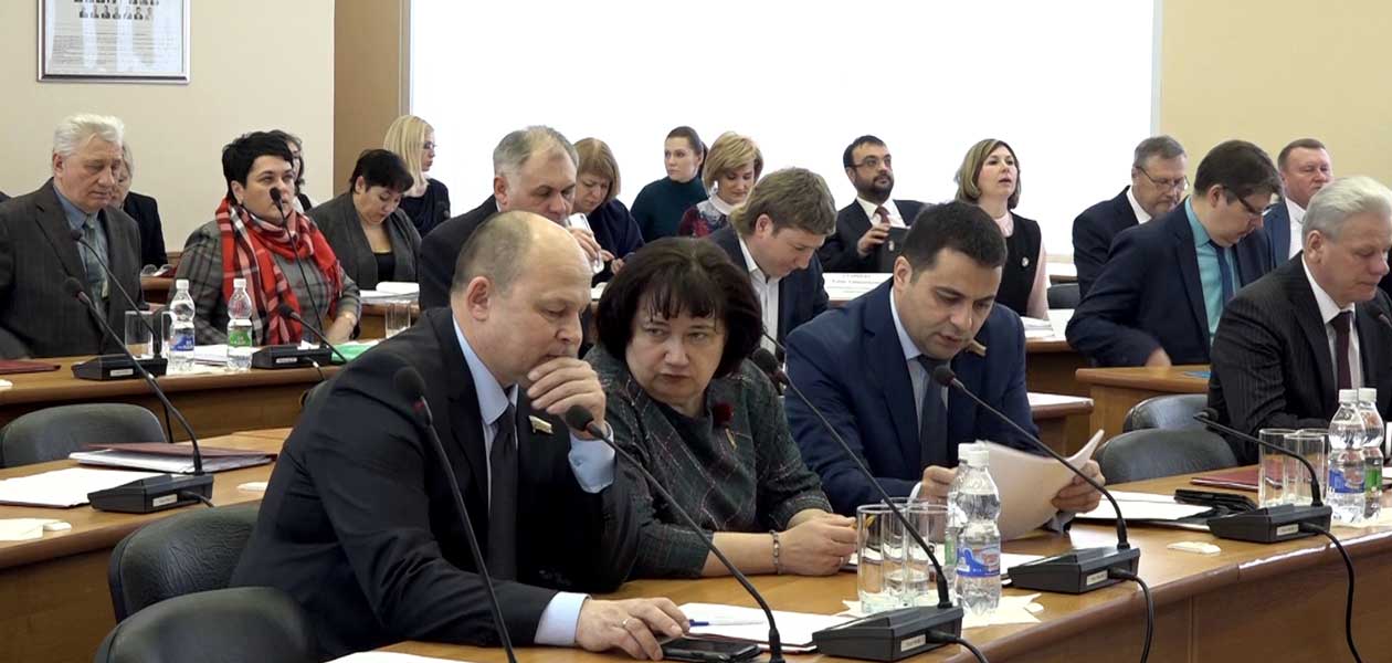 Дзержинские депутаты публично осудили поведение Игоря Крашенинникова