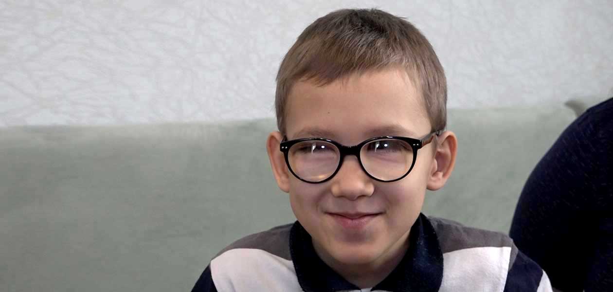 Дзержинцы снова помогли. 8-летний Коля Чистяков едет на реабилитацию