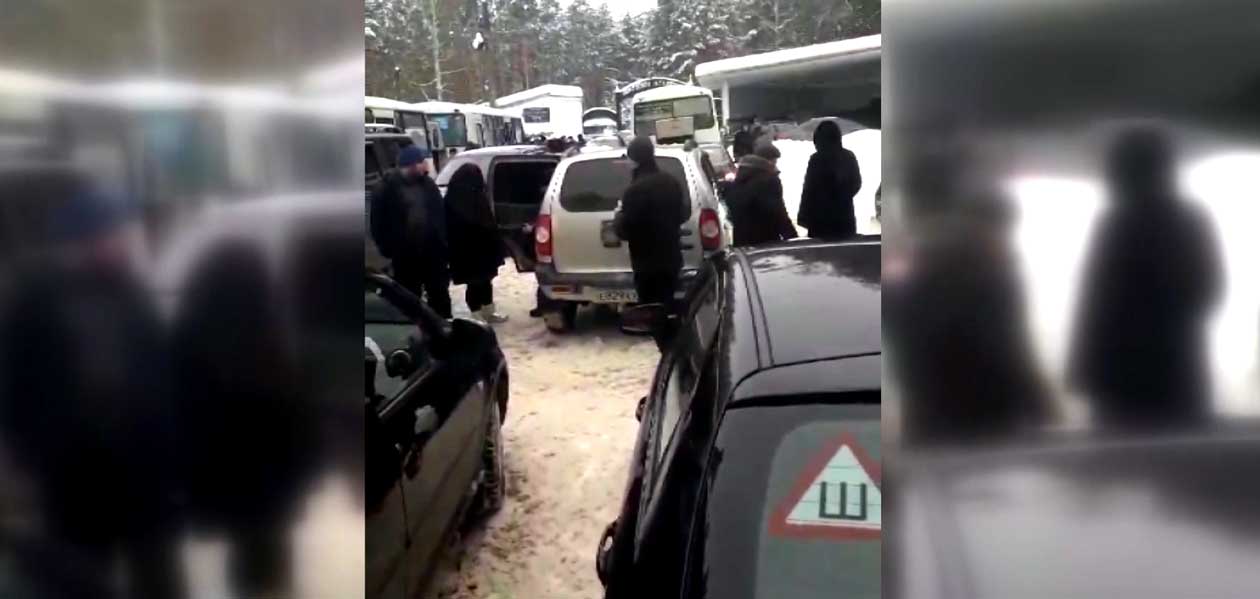В Дзержинске люди не могли уехать с кладбища