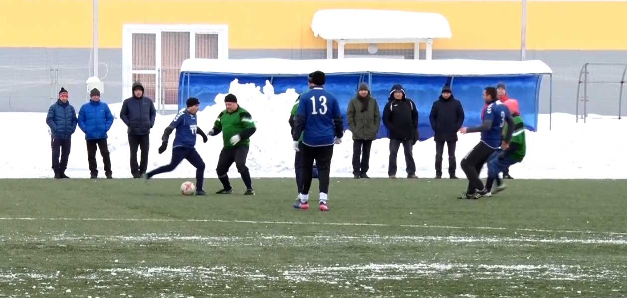 В первенстве города по футболу среди ветеранов сыгран очередной тур