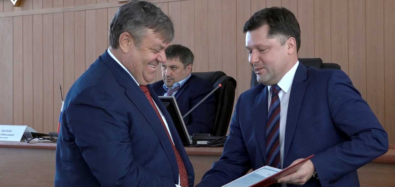 Депутаты Дзержинска согласовали отставку Валерия Артамонова