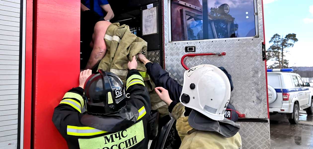 В Дзержинске спасли мужчину, провалившегося под лед